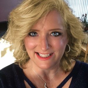 Meet your Posher, Sandy